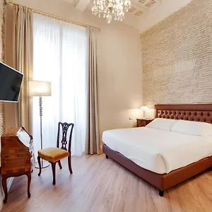 Apartment Pantheon Hedonism