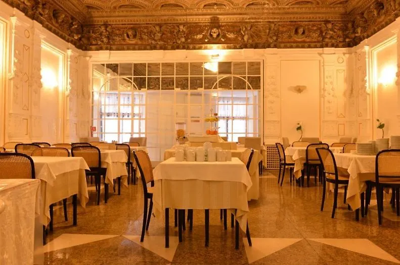 Hotel Traiano Rome Italie
