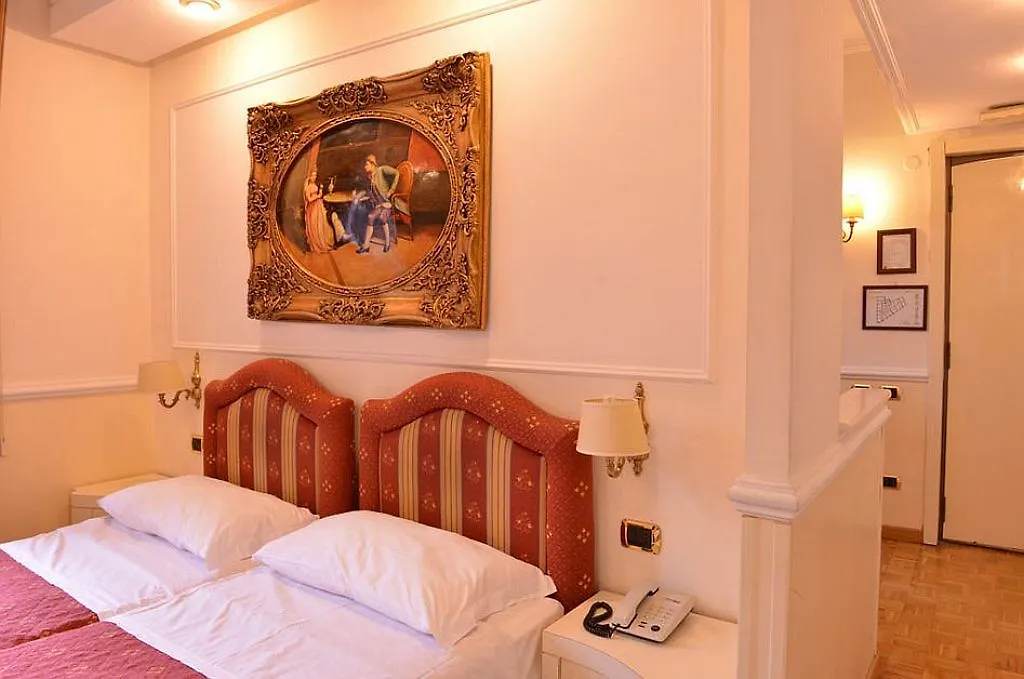 Hotel Traiano Rome 4*,