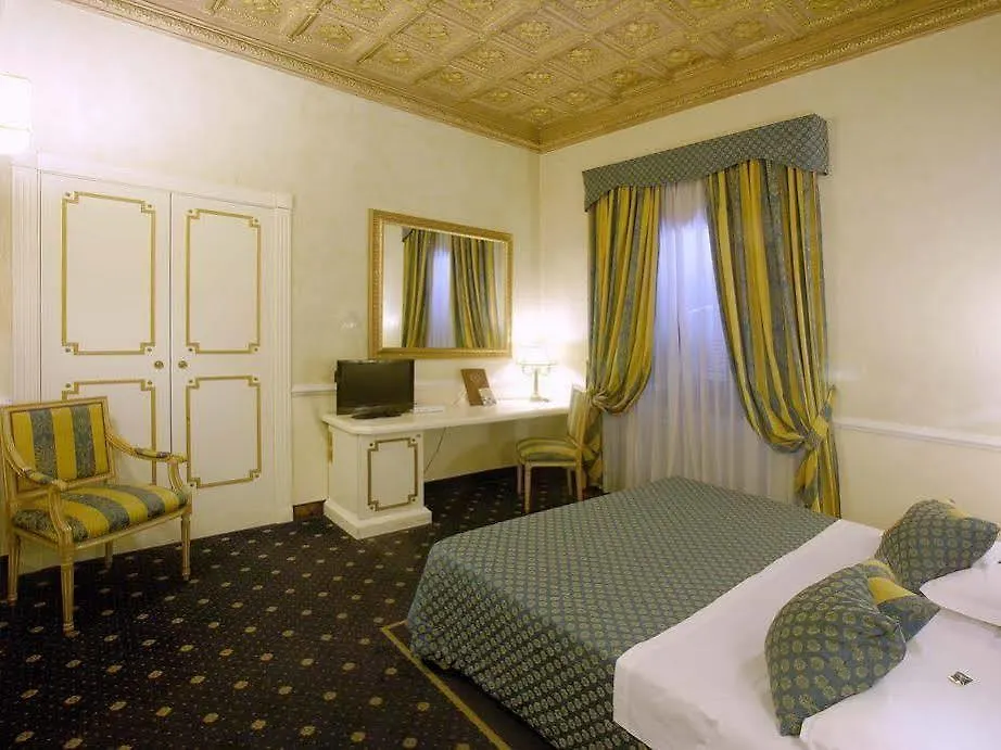 Hotel Traiano Roma 4*,  Italia